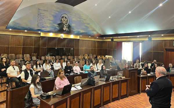 Dita e Hapur në Gjykatë – Studentët e Universitetit "Marin Barleti" në Gjykatën e Lartë