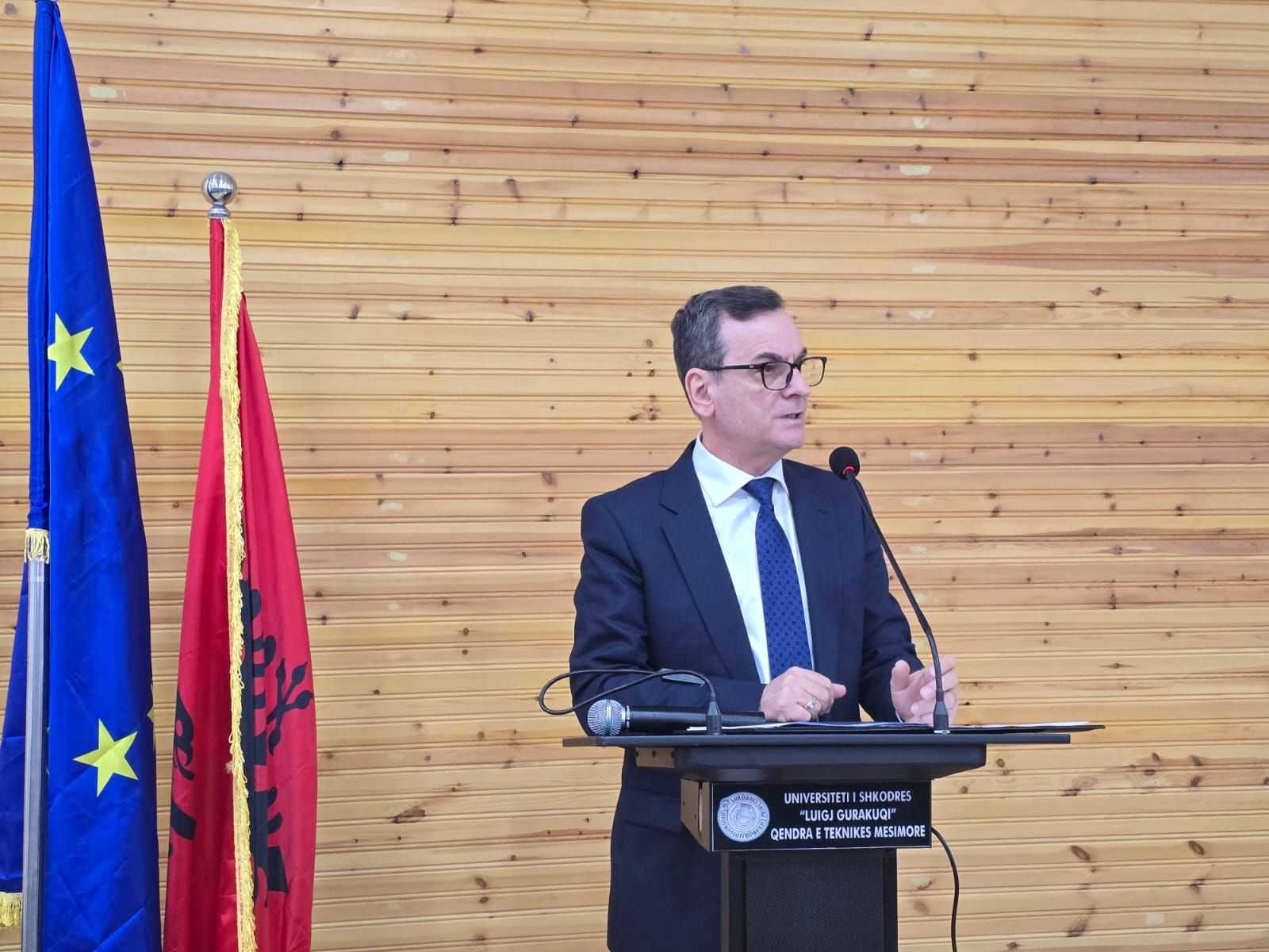 Kryetari i Gjykatës së Lartë Sokol Sadushi, zhvilloi një takim akademik me studentët e Fakultetit të Drejtësisë të Universitetit të Shkodrës